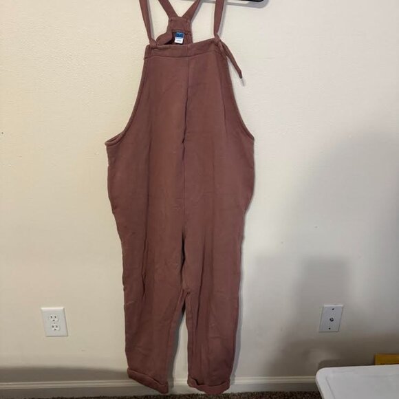 Comfy Overalls Maternity Size Medium Old Navy - Picture 1 of 3